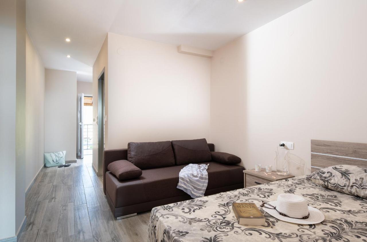 Sunset Studios - Suites With Seaview & Back Side Apartements Toroni Exteriör bild