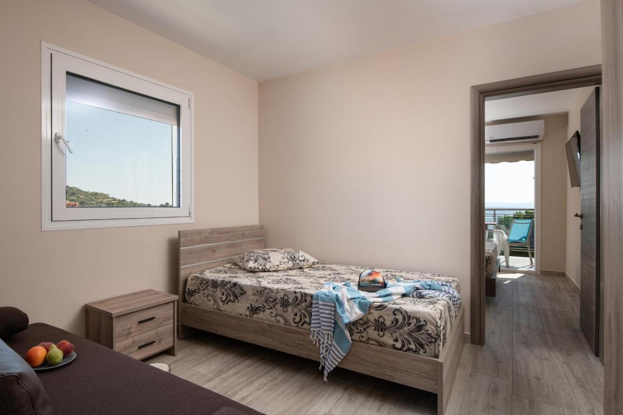 Sunset Studios - Suites With Seaview & Back Side Apartements Toroni Exteriör bild