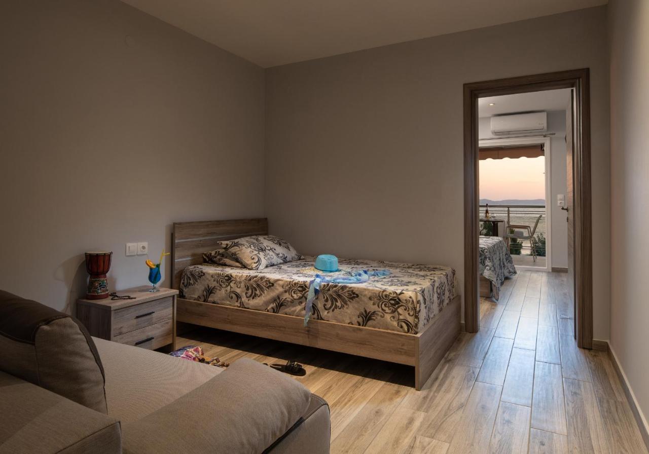 Sunset Studios - Suites With Seaview & Back Side Apartements Toroni Exteriör bild